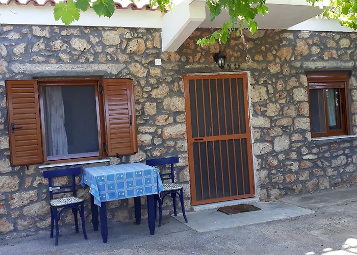 Politimis House Makrinara